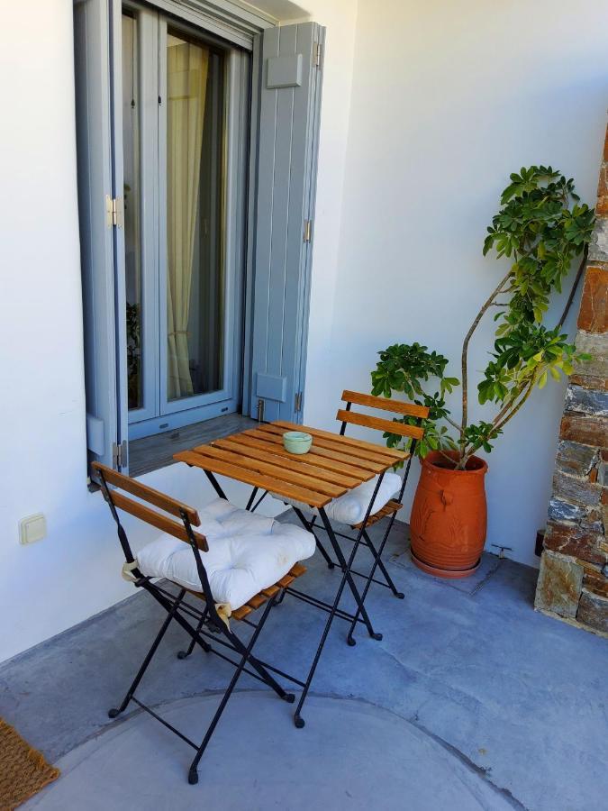 Nefeli * Livadi (Serifos)