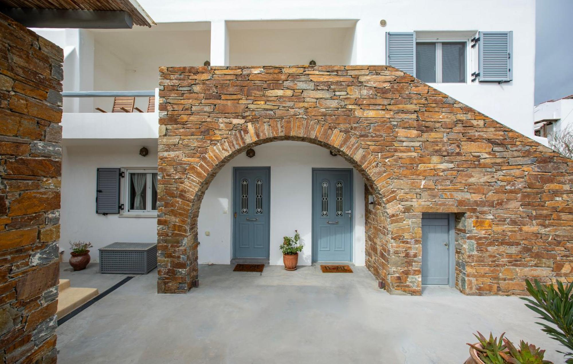 Nefeli * Livadi (Serifos)